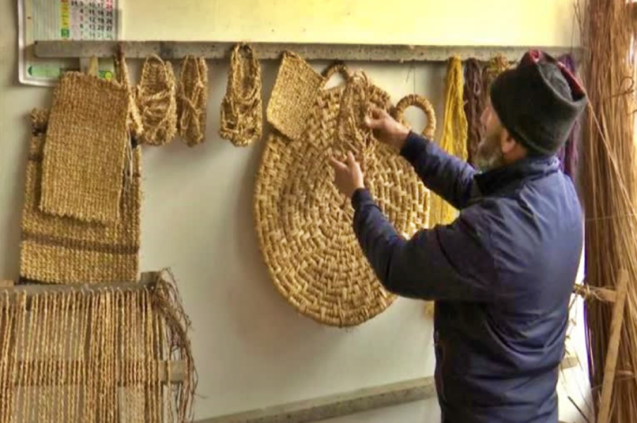 MAKING OF GRASS CRAFT