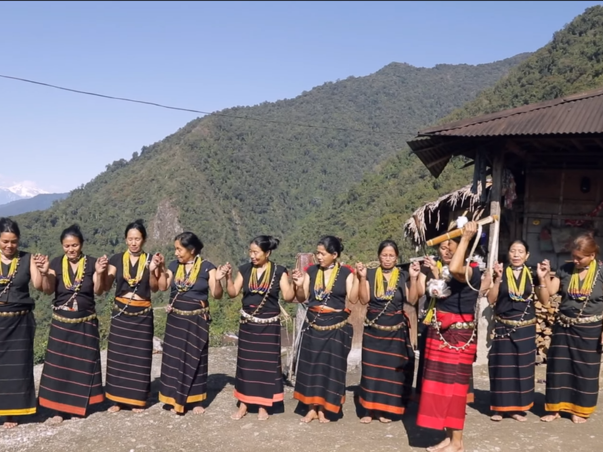 Adi Tribe’s Communitarian Life Adi Tribe’s Communitarian Life