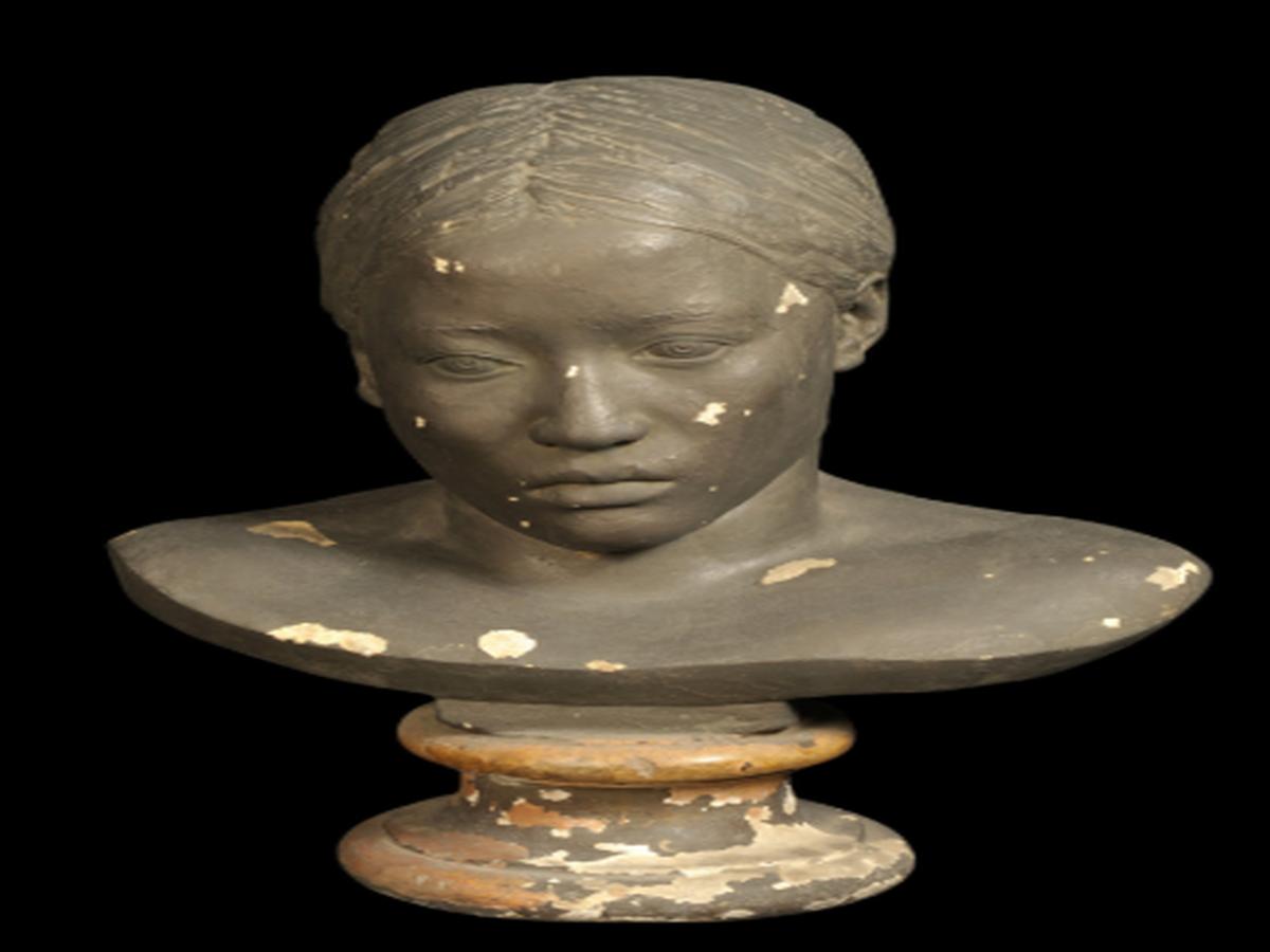 plaster bust 