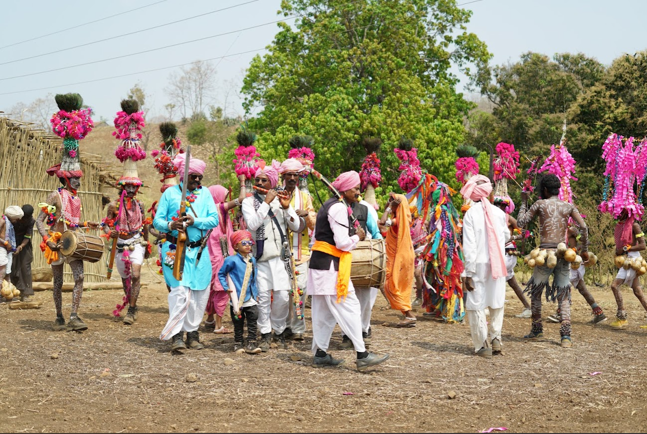 Holi dance Holi dance