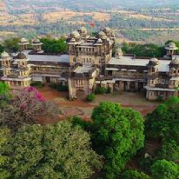 Architectural Blend of Western and Indian Styles Architectural Blend of Western and Indian Styles