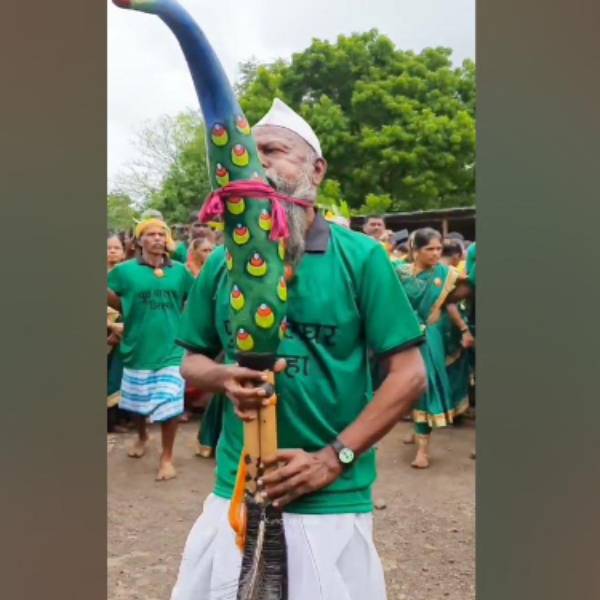 Bhiklya Dhinda playing Tarpa Bhiklya Dhinda playing Tarpa