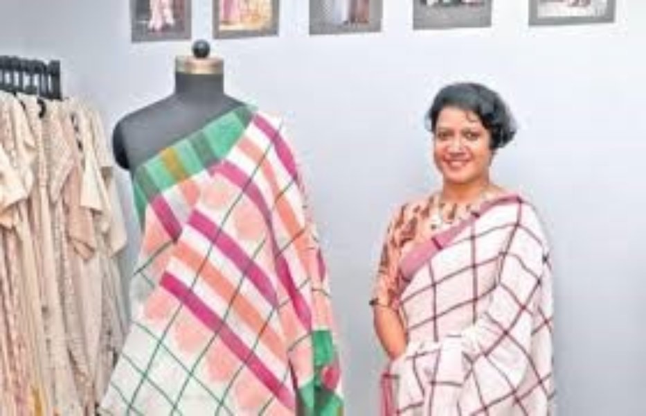 Lipsa Hembram with Kotpad organic textiles Lipsa Hembram with Kotpad organic textiles