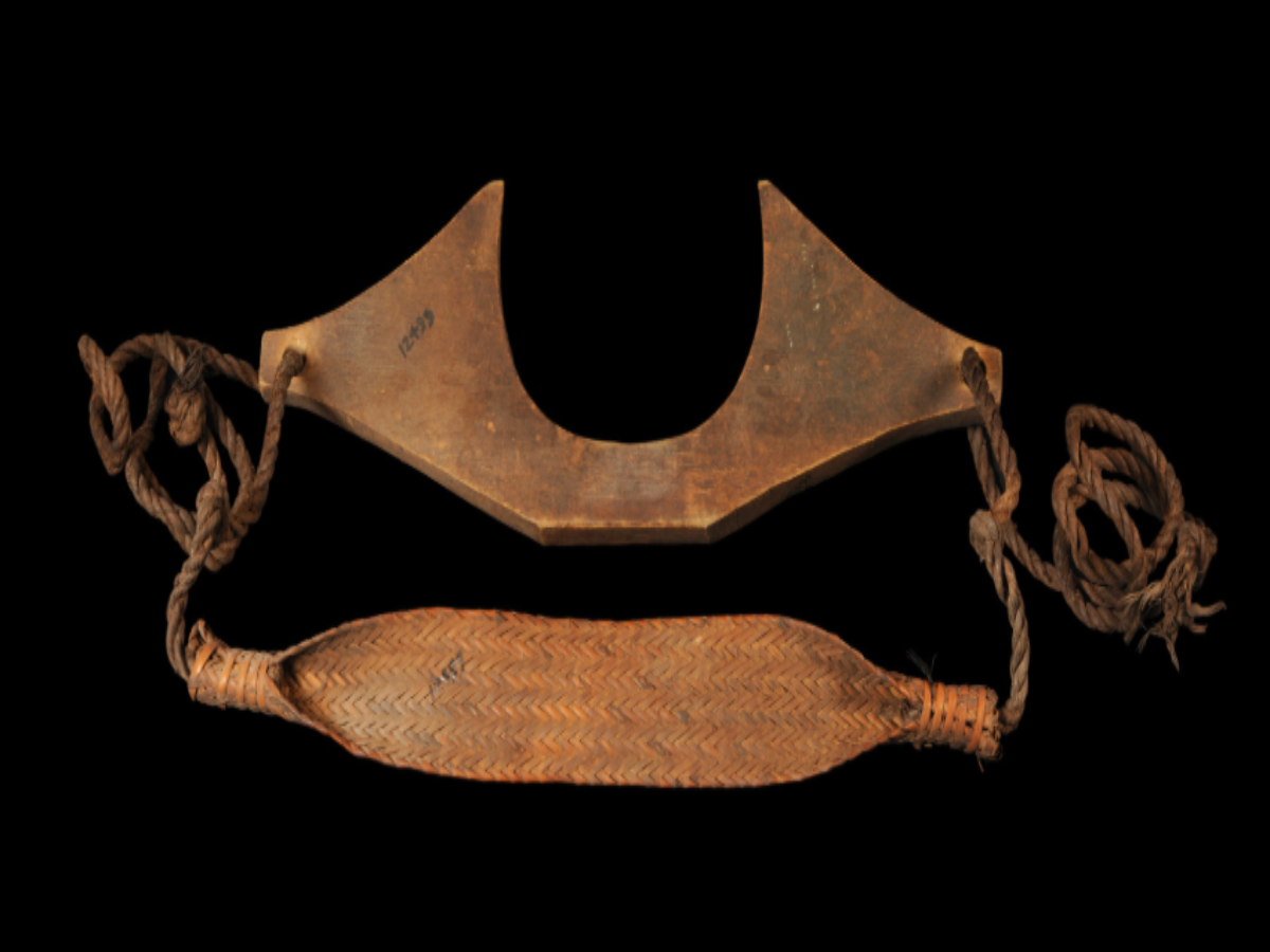 Semicircular wooden basket carrier Semicircular wooden basket carrier