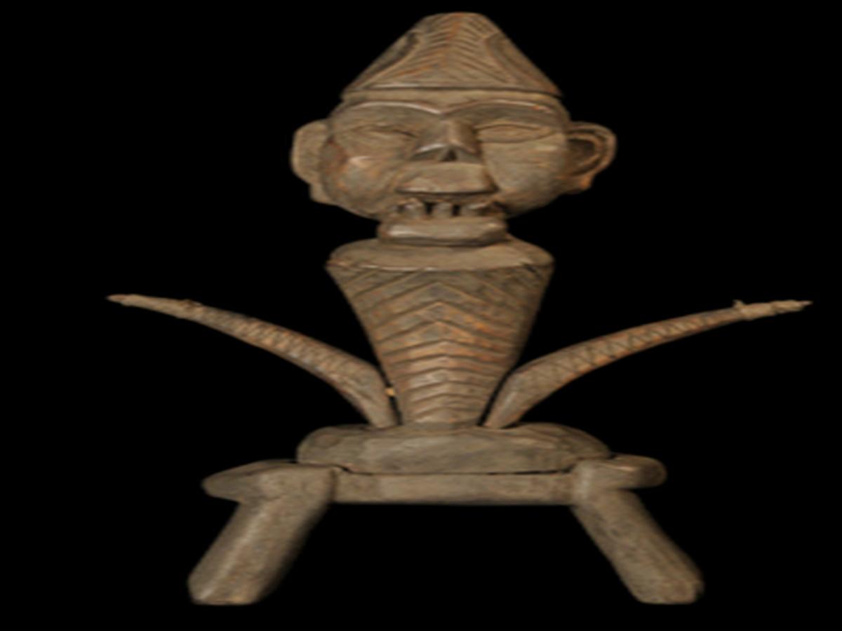 Raised wooden pedestal Raised wooden pedestal