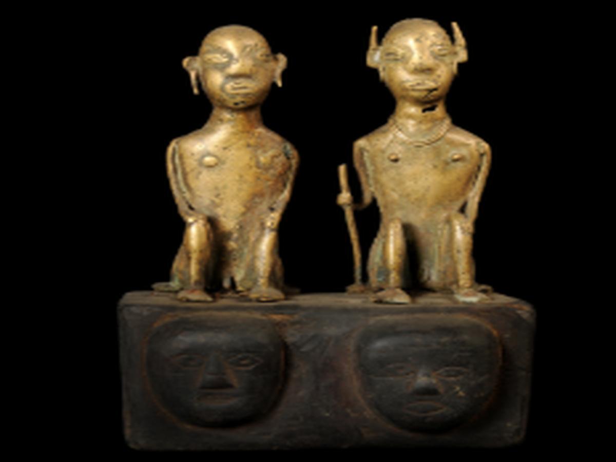 Brass sculpture of couple Brass sculpture of couple